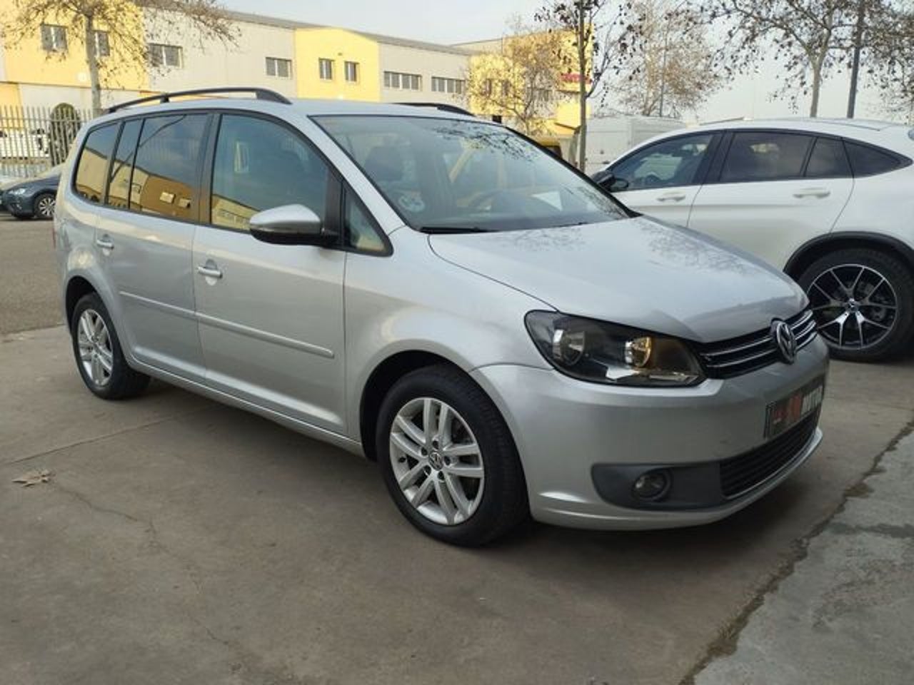 VOLKSWAGEN Touran