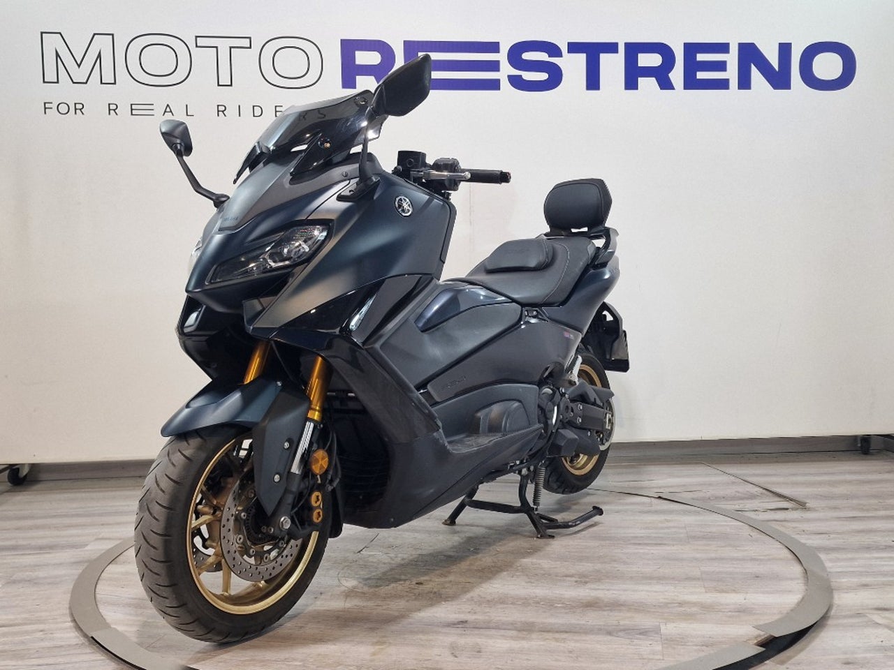 Ver moto YAMAHA TMAXVersión 2022 - 2024