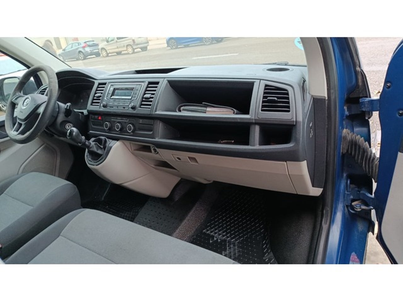 VOLKSWAGEN Transporter