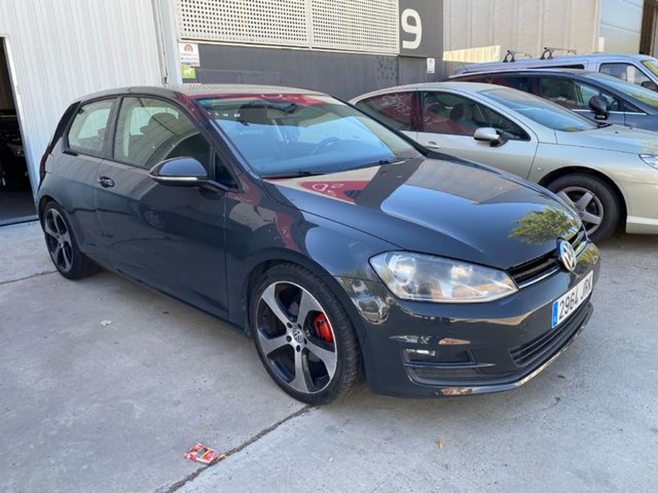 VOLKSWAGEN Golf
