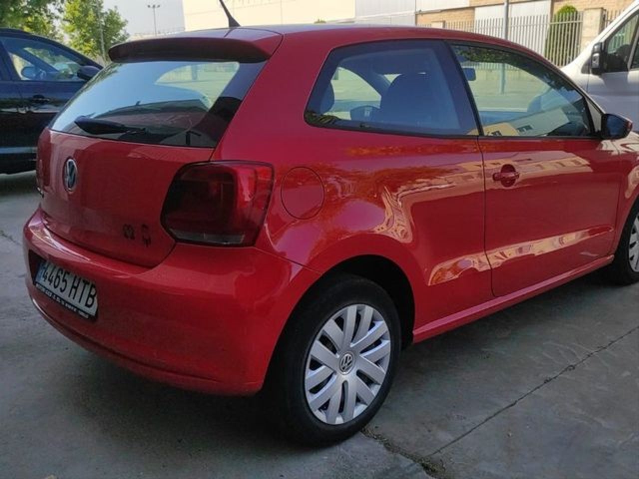 VOLKSWAGEN Polo