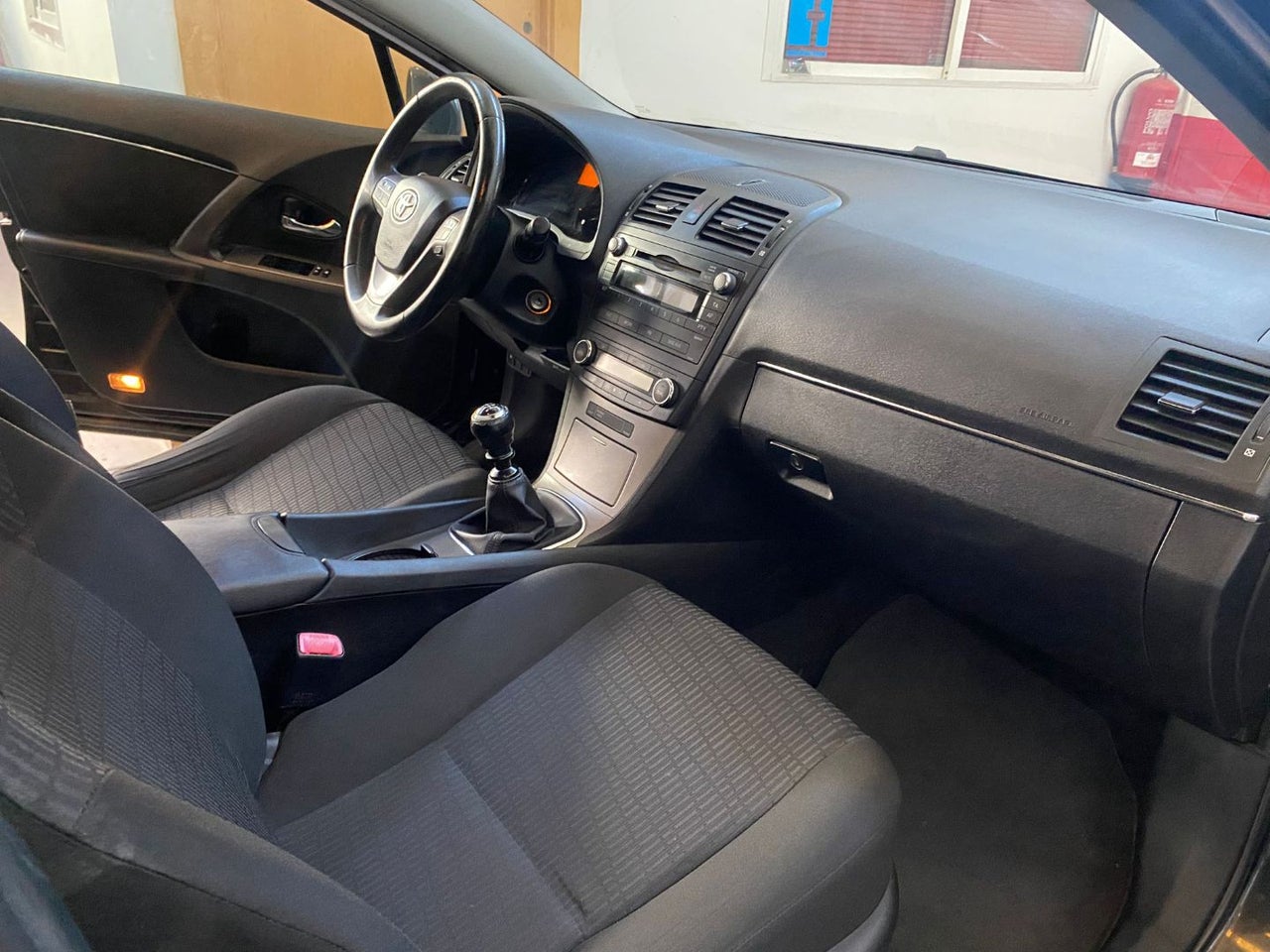 TOYOTA Avensis