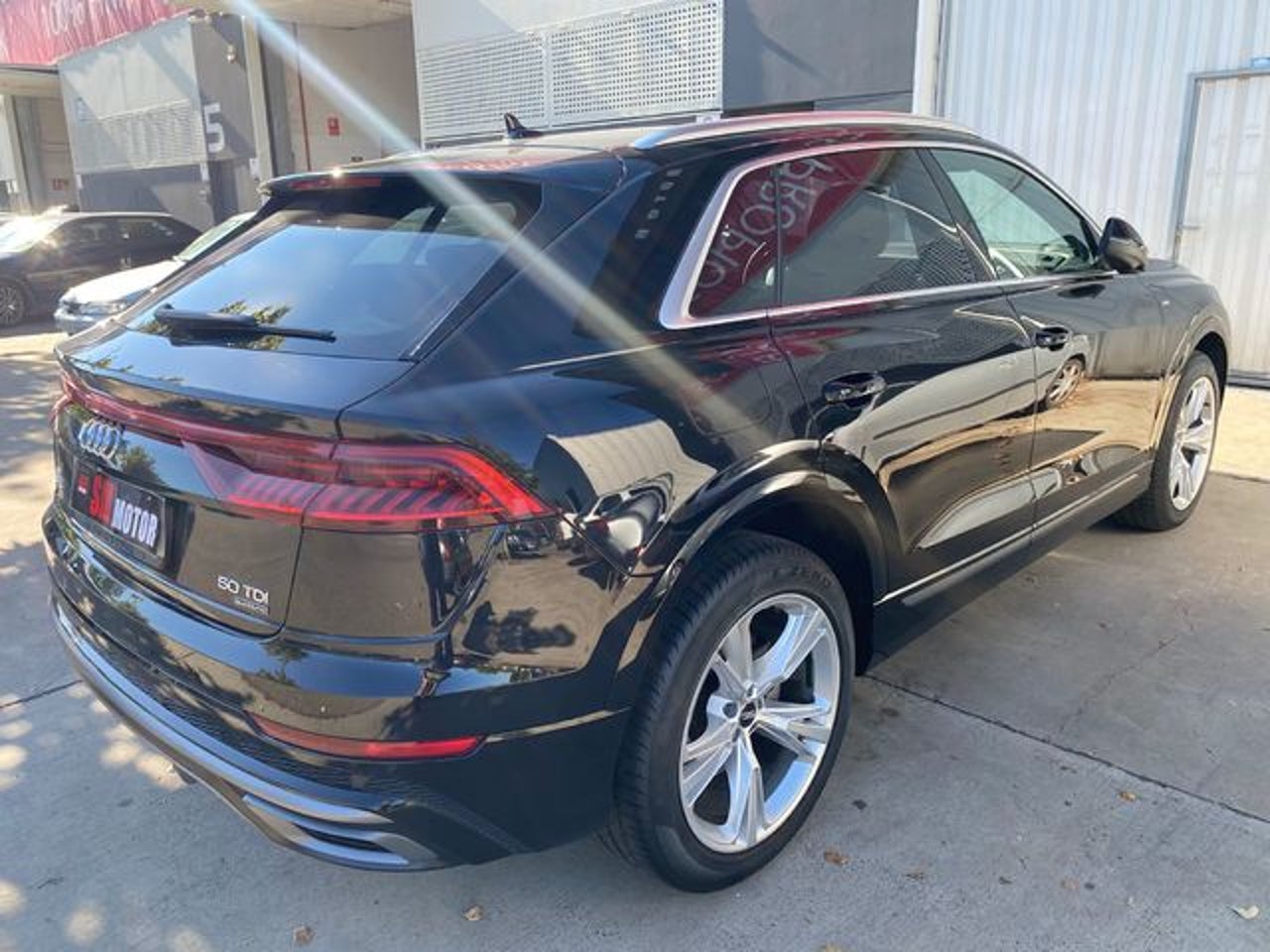 AUDI Q8