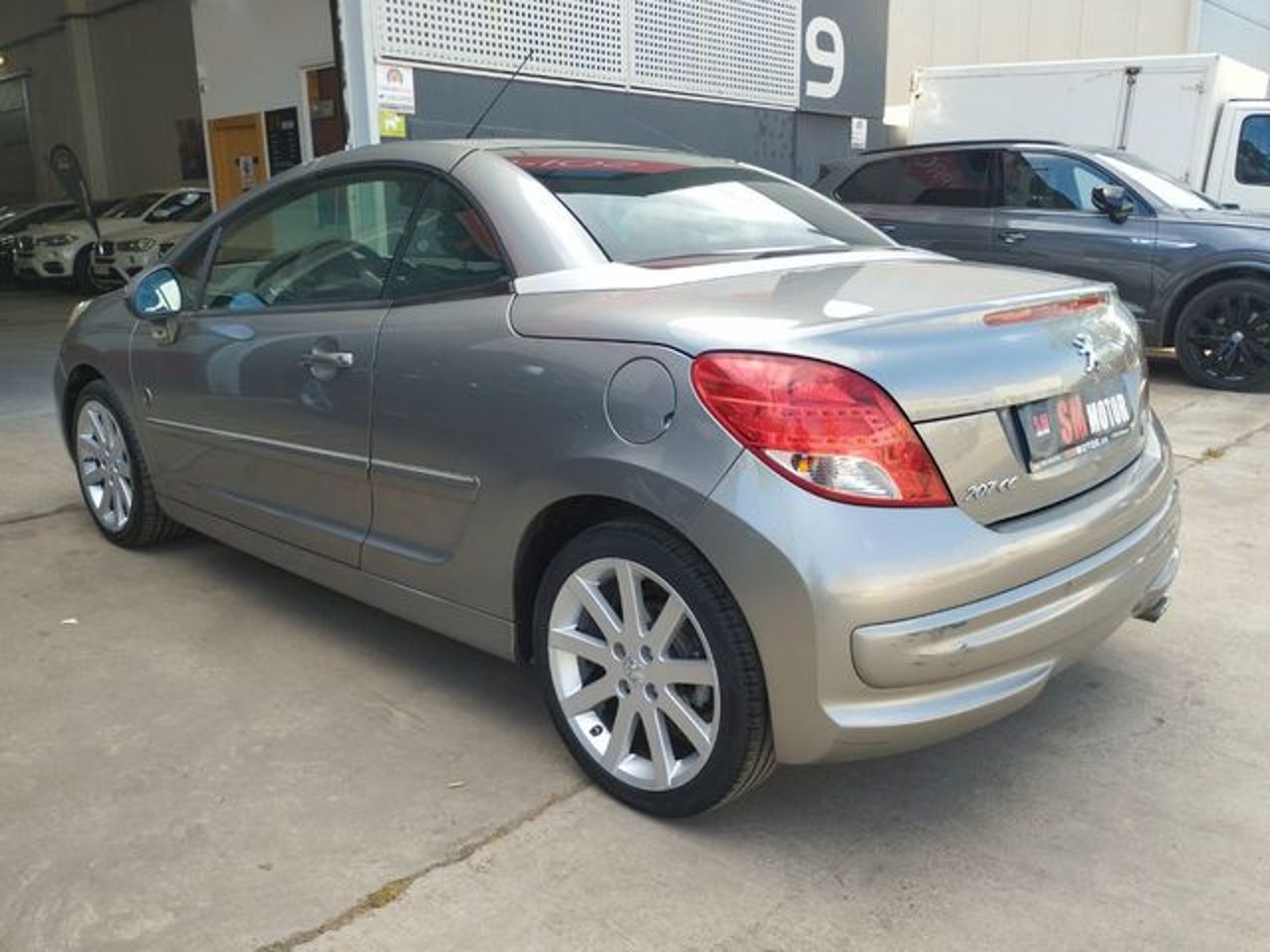 PEUGEOT 207