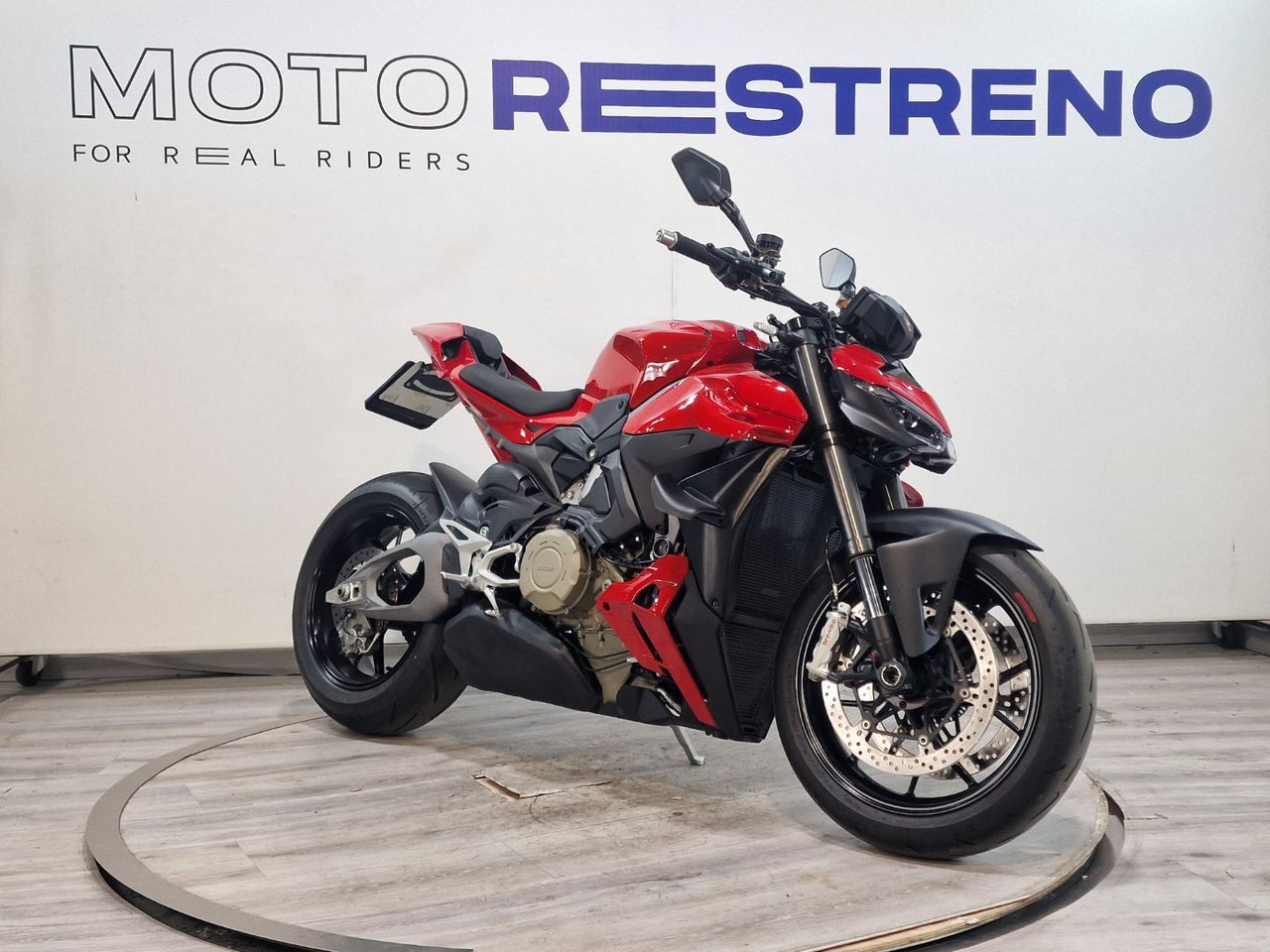 Ver moto DUCATI STREETFIGHTER V4Versión 2025