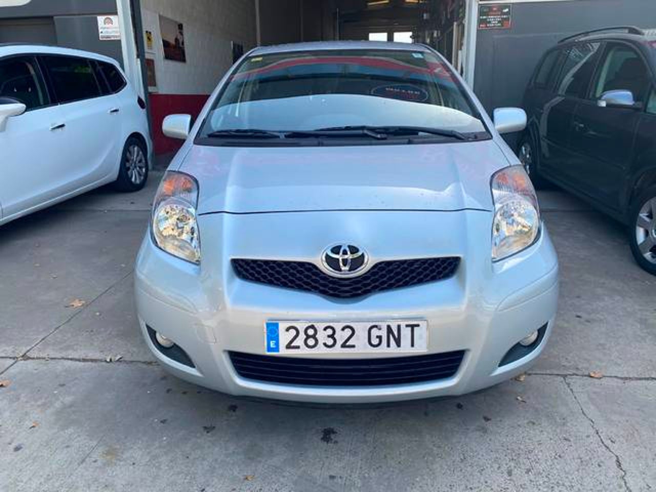 TOYOTA Yaris