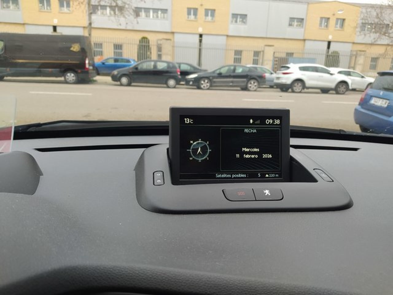 PEUGEOT 5008
