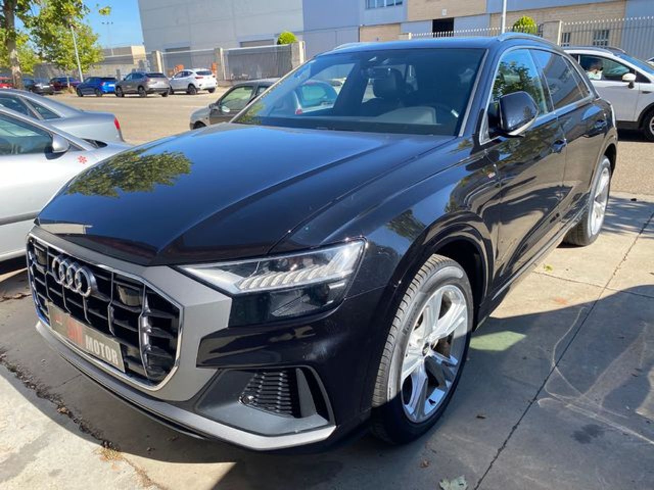 AUDI Q8