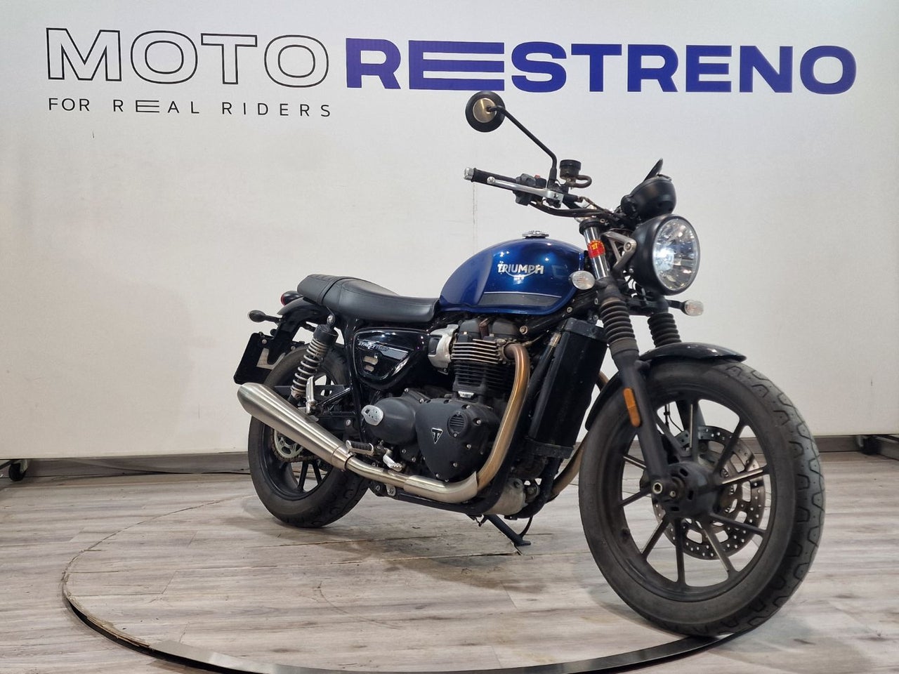 Ver moto TRIUMPH STREET TWINVersión 2019 - 2023