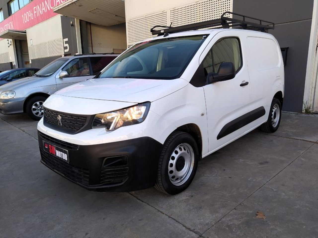 PEUGEOT Partner