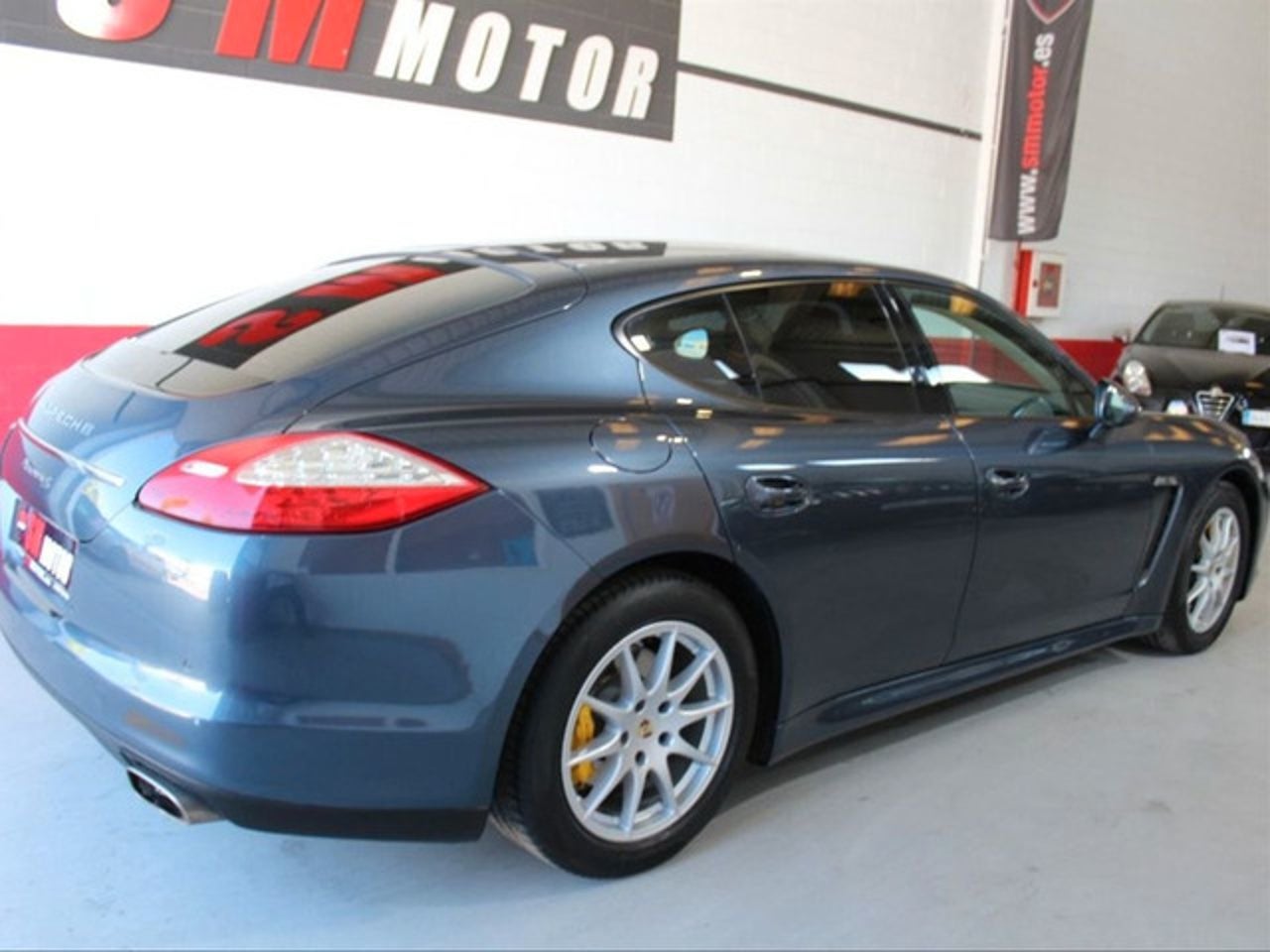 PORSCHE Panamera
