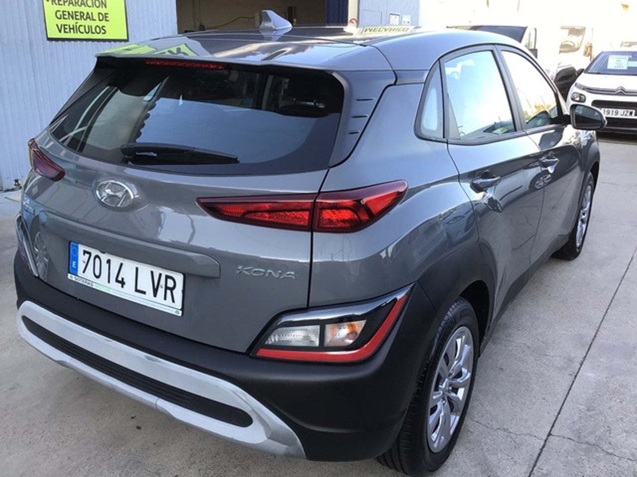 HYUNDAI Kona