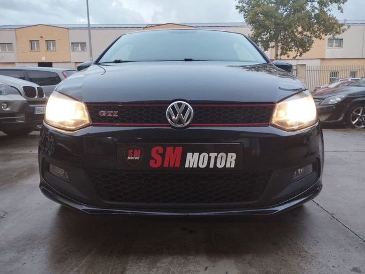 VOLKSWAGEN Polo