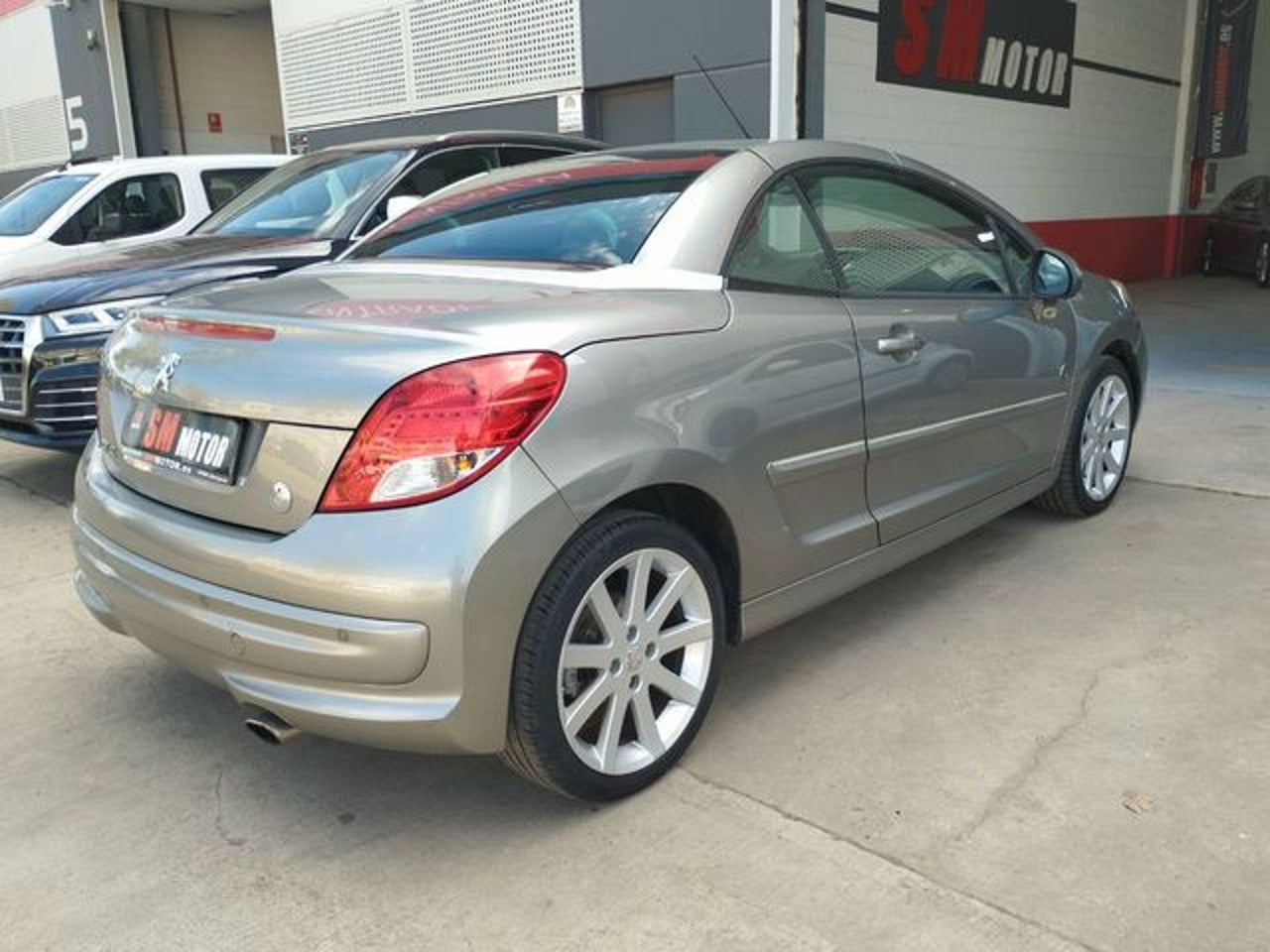PEUGEOT 207