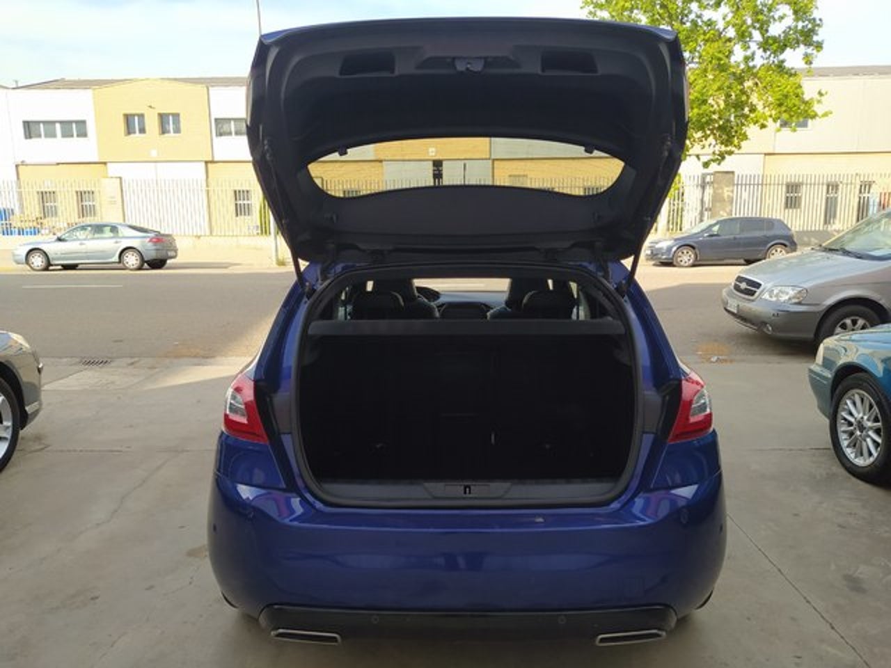 PEUGEOT 308