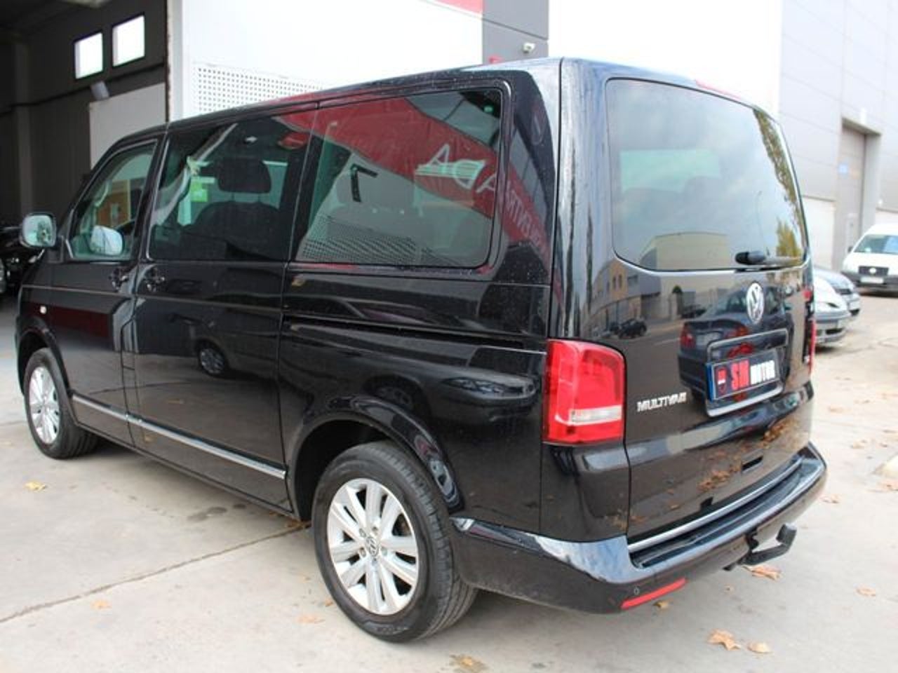 VOLKSWAGEN Multivan