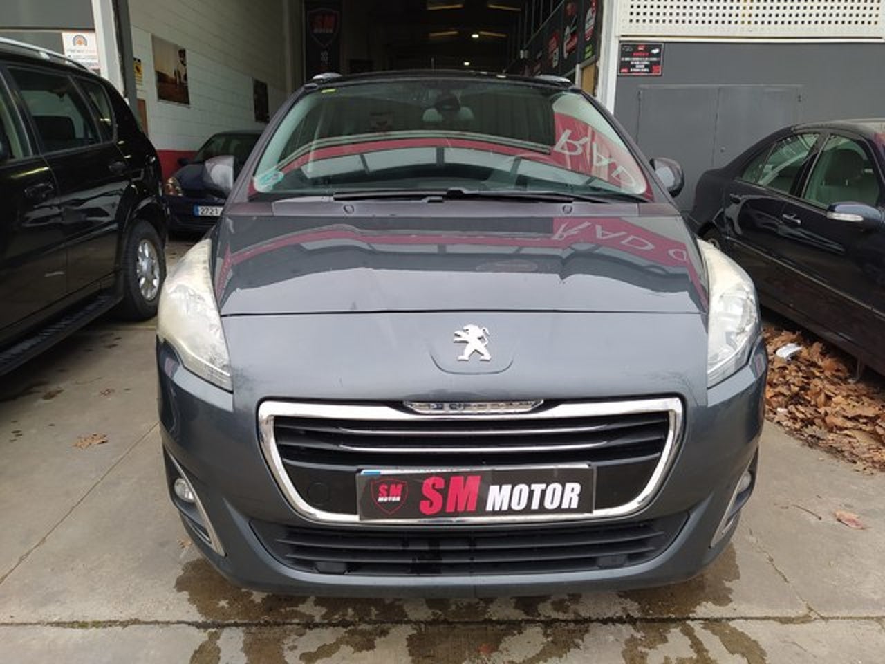 PEUGEOT 5008