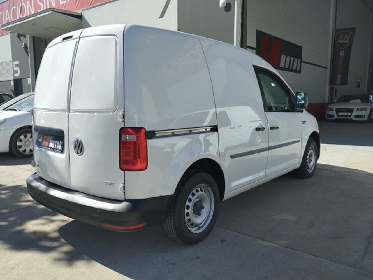 VOLKSWAGEN Caddy
