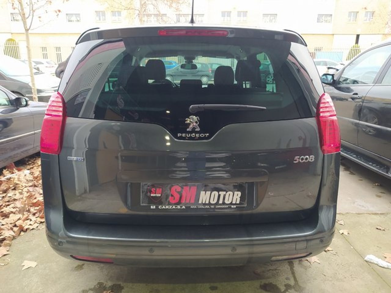 PEUGEOT 5008