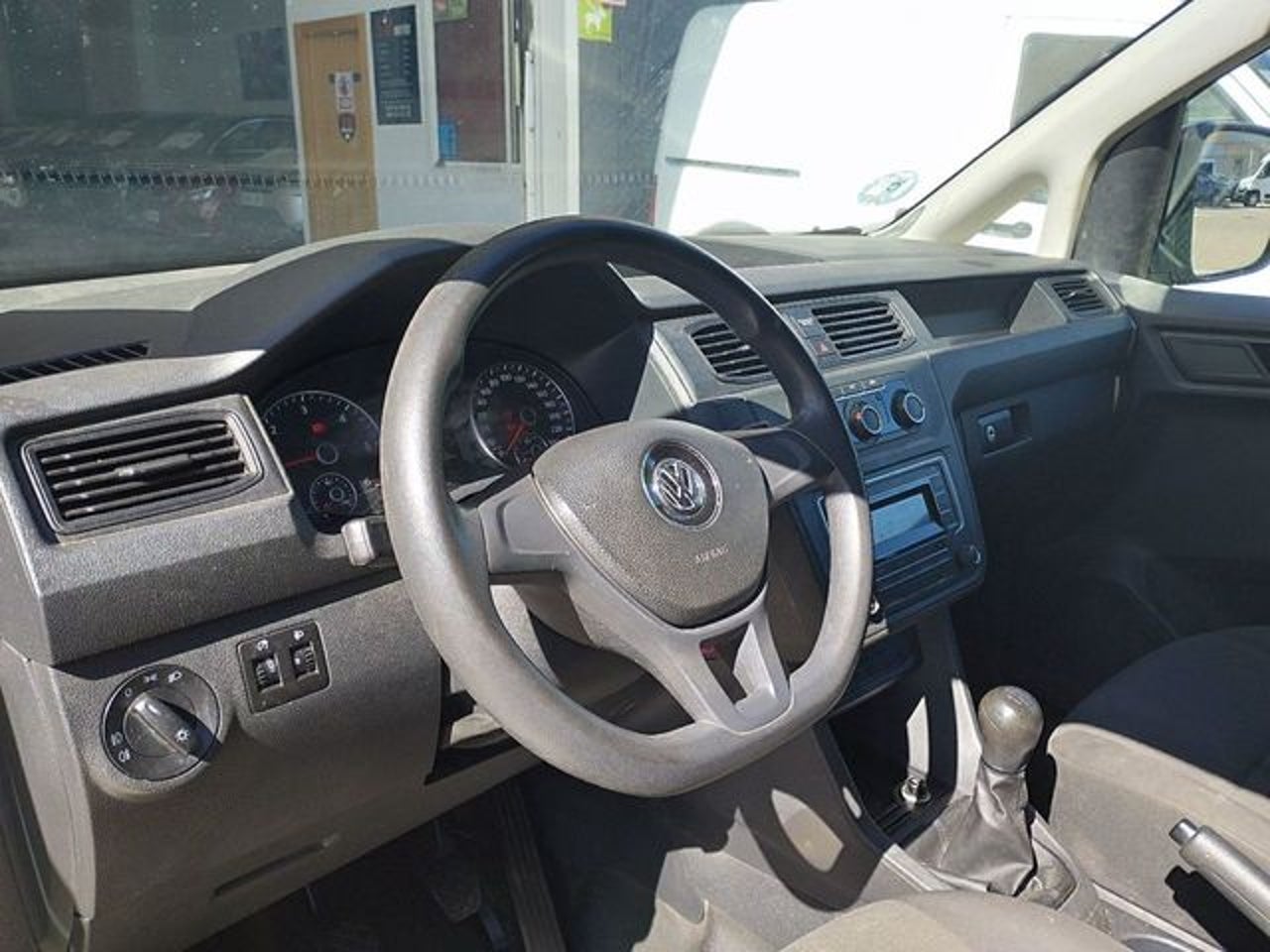 VOLKSWAGEN Caddy