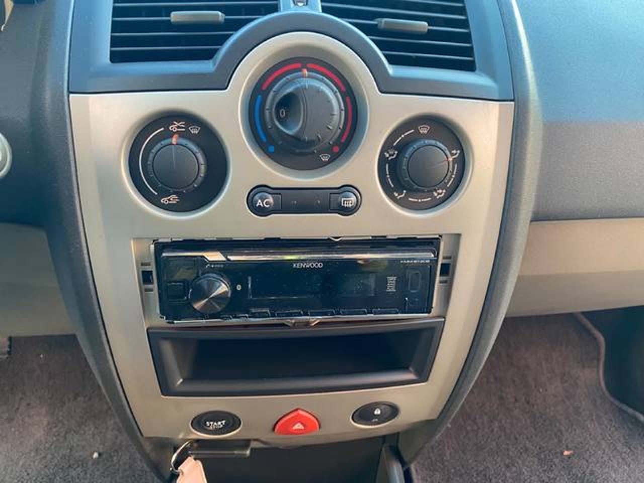 RENAULT Megane