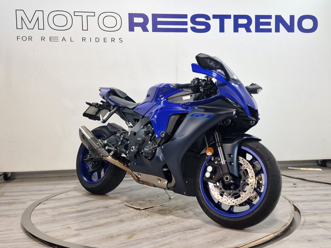Ver moto YAMAHA YZF-R1Versión 2020