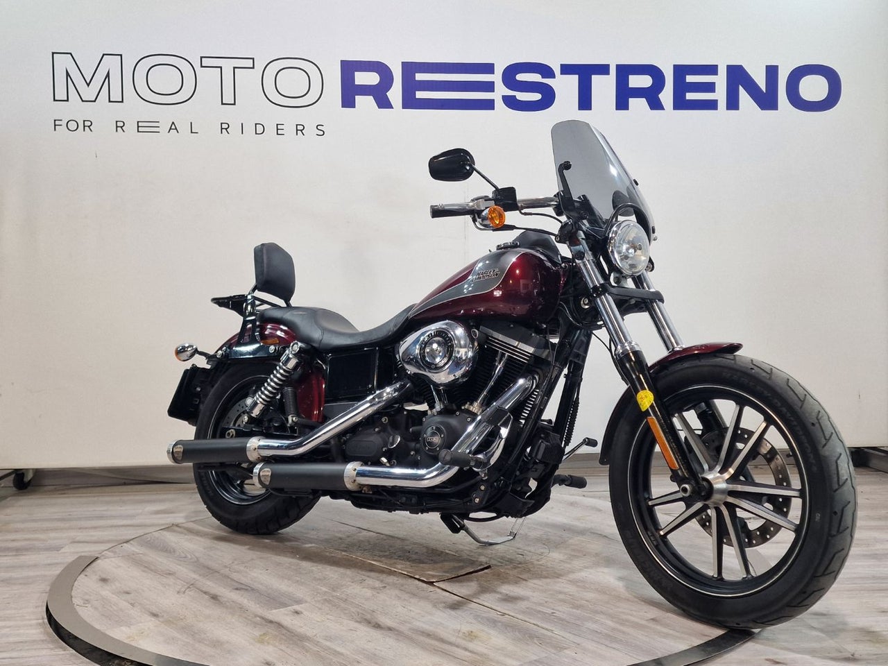 Ver moto HARLEY DAVIDSON DYNA STREET BOBVersión 2014 - 2017