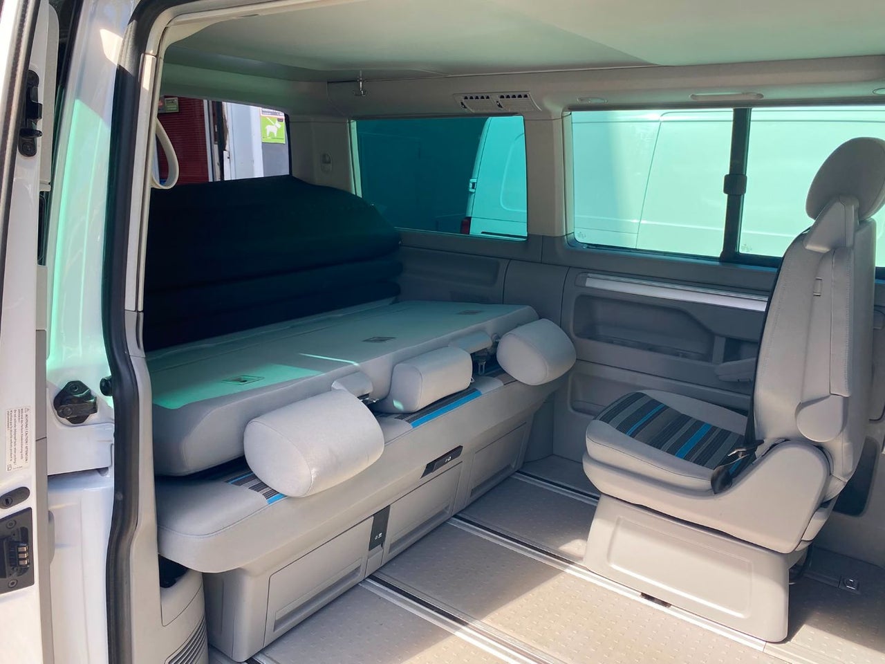 VOLKSWAGEN California