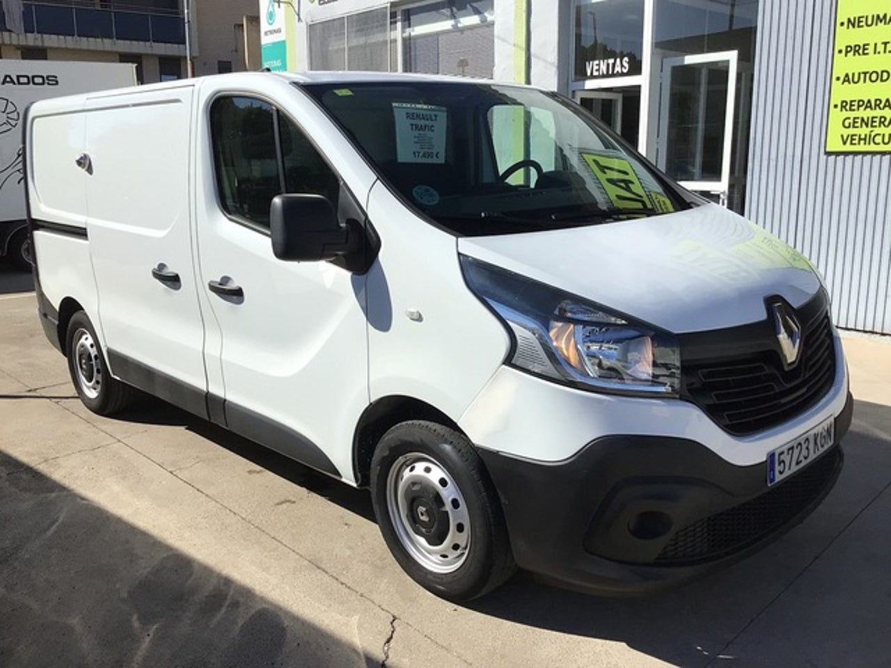 RENAULT Trafic