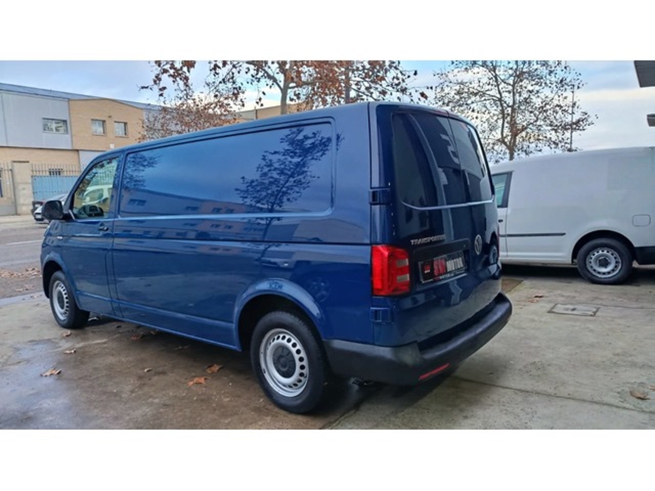 VOLKSWAGEN Transporter