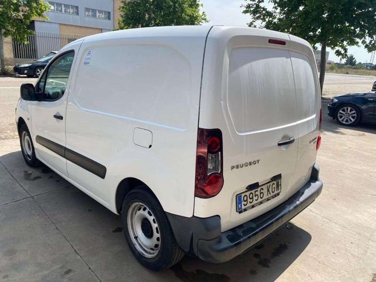 PEUGEOT Partner
