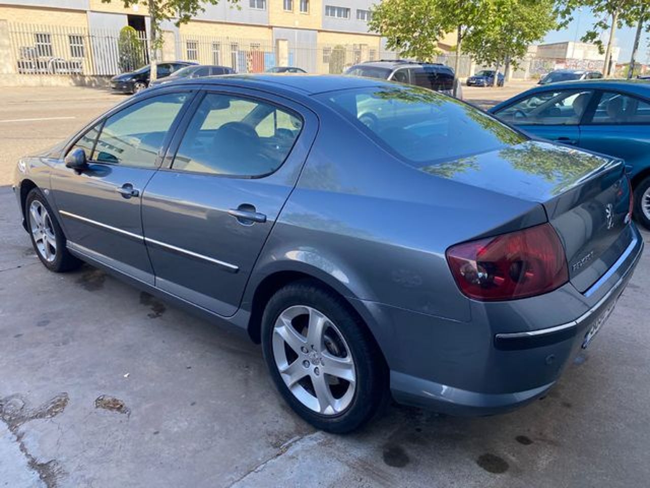 PEUGEOT 407