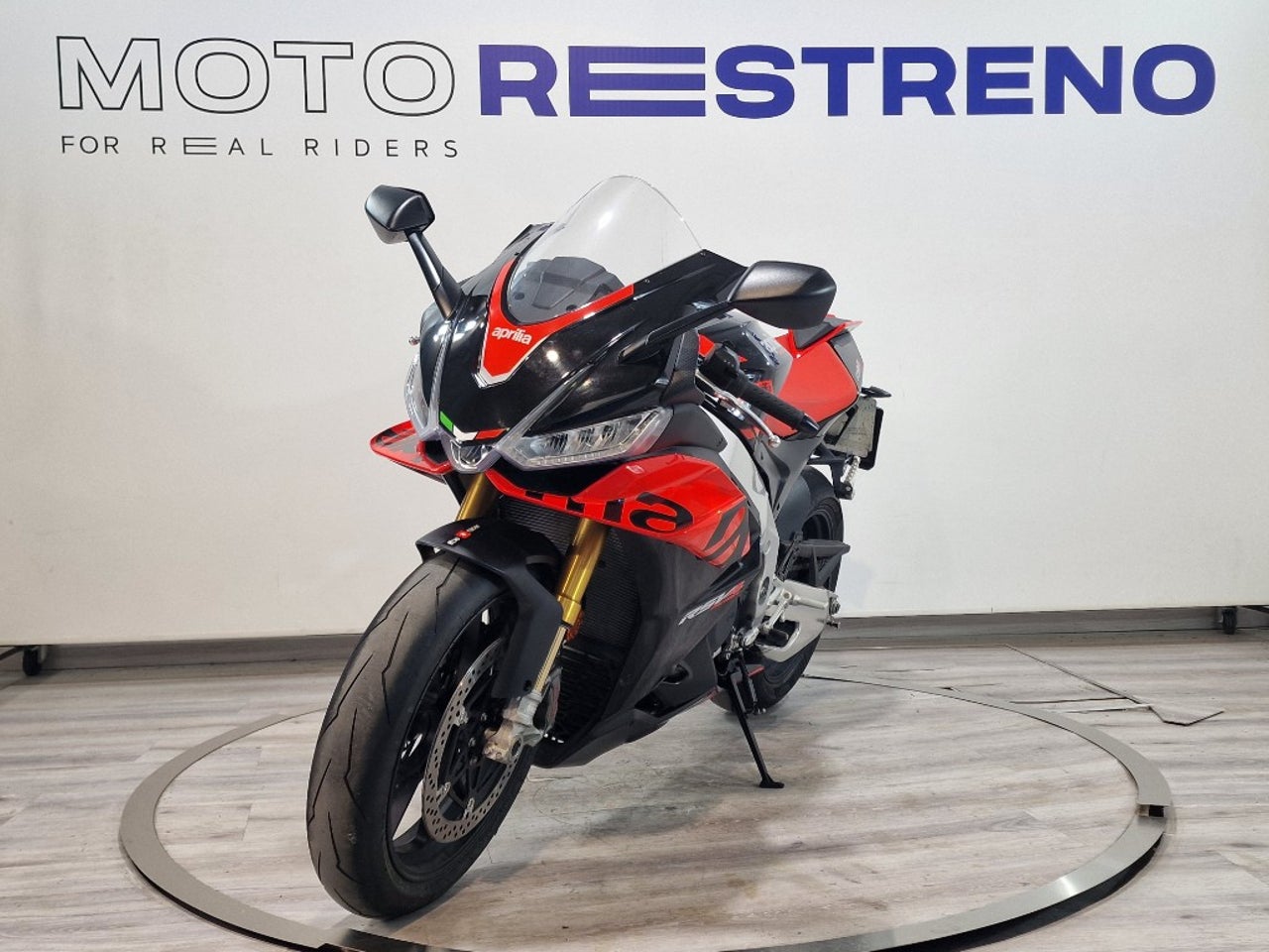 Ver moto APRILIA RSV4 FACTORY