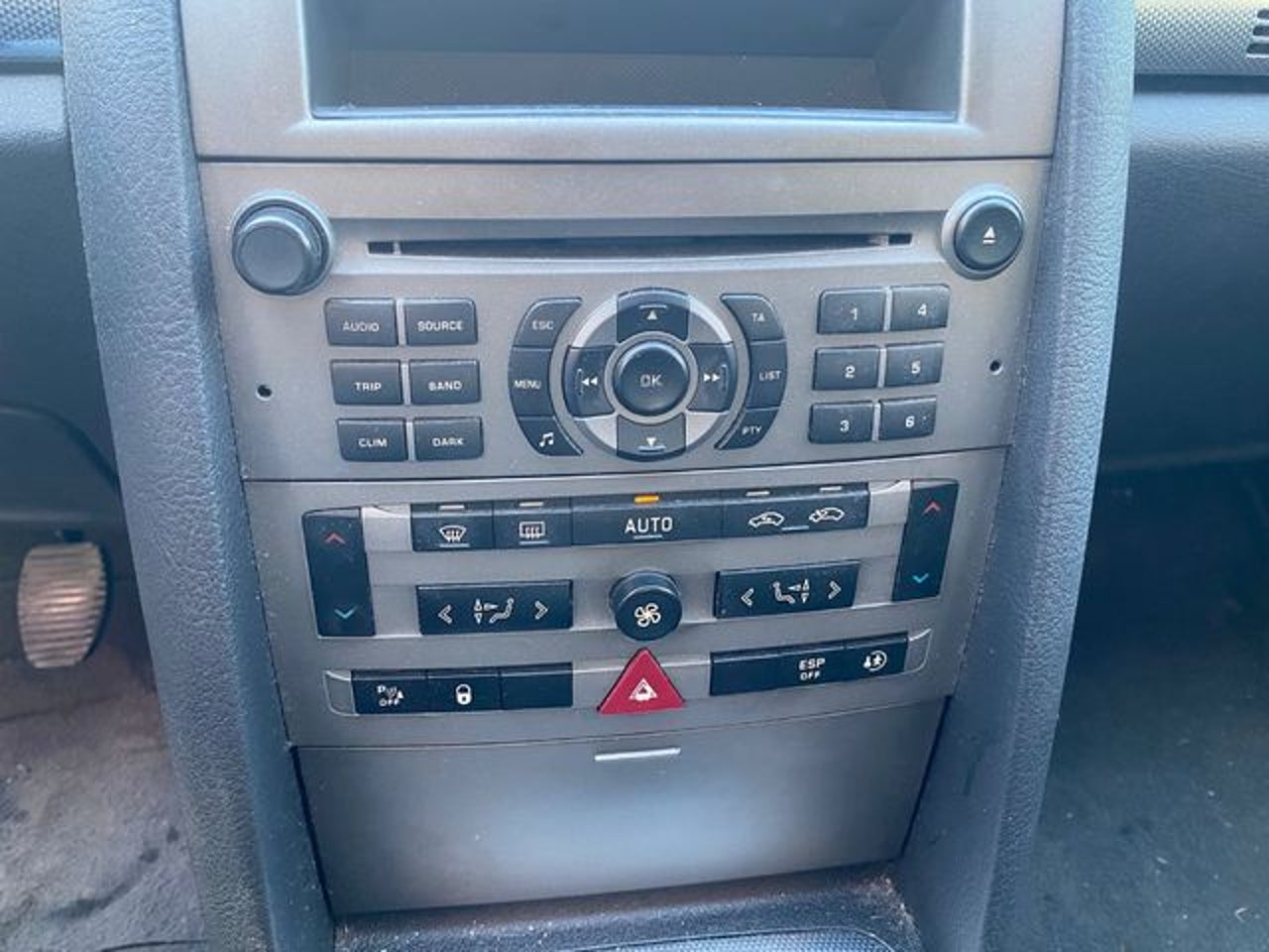 PEUGEOT 407