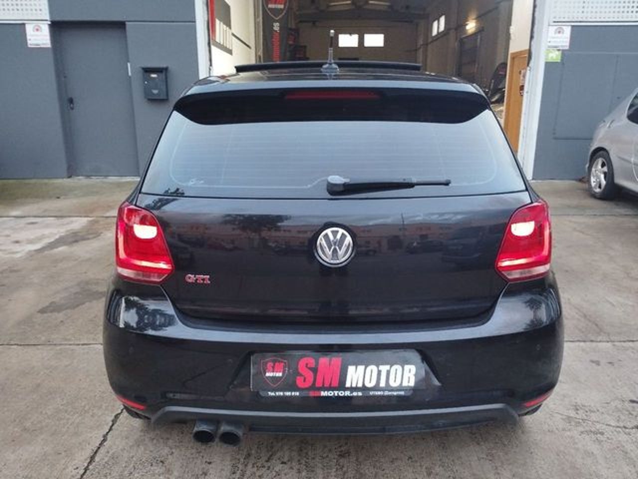 VOLKSWAGEN Polo