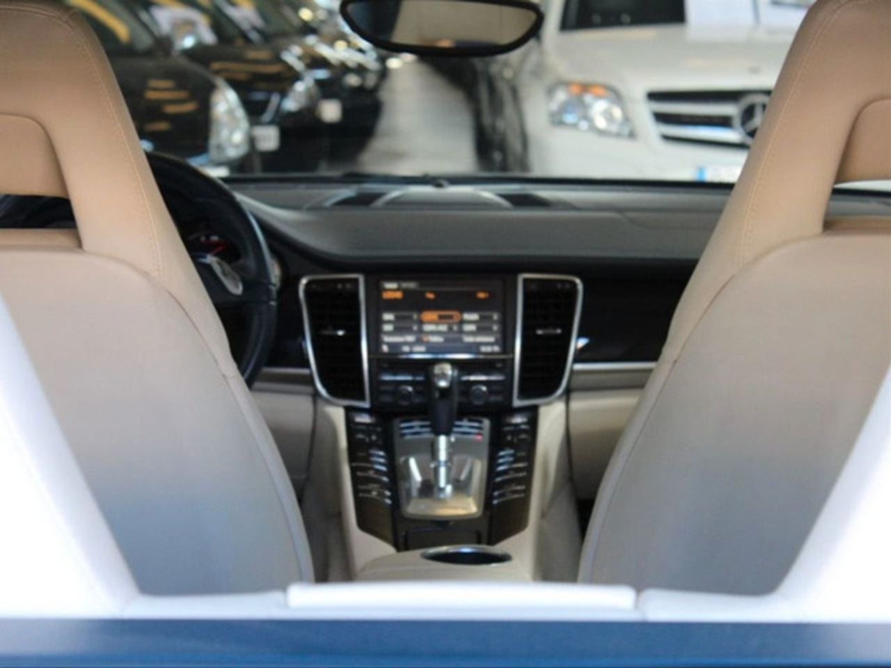 PORSCHE Panamera