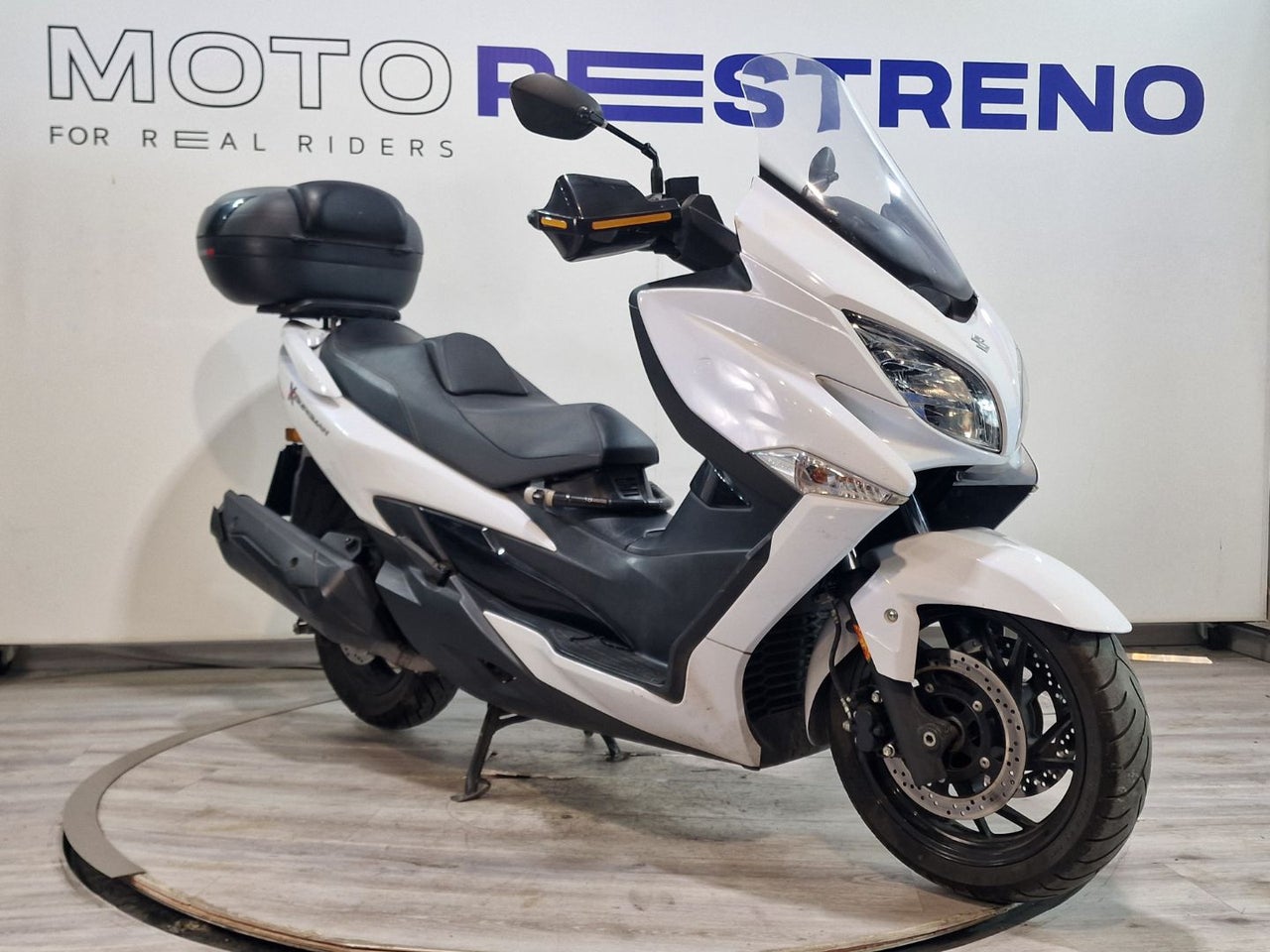 Ver moto SUZUKI BURGMAN 400Versión 2018 - 2020