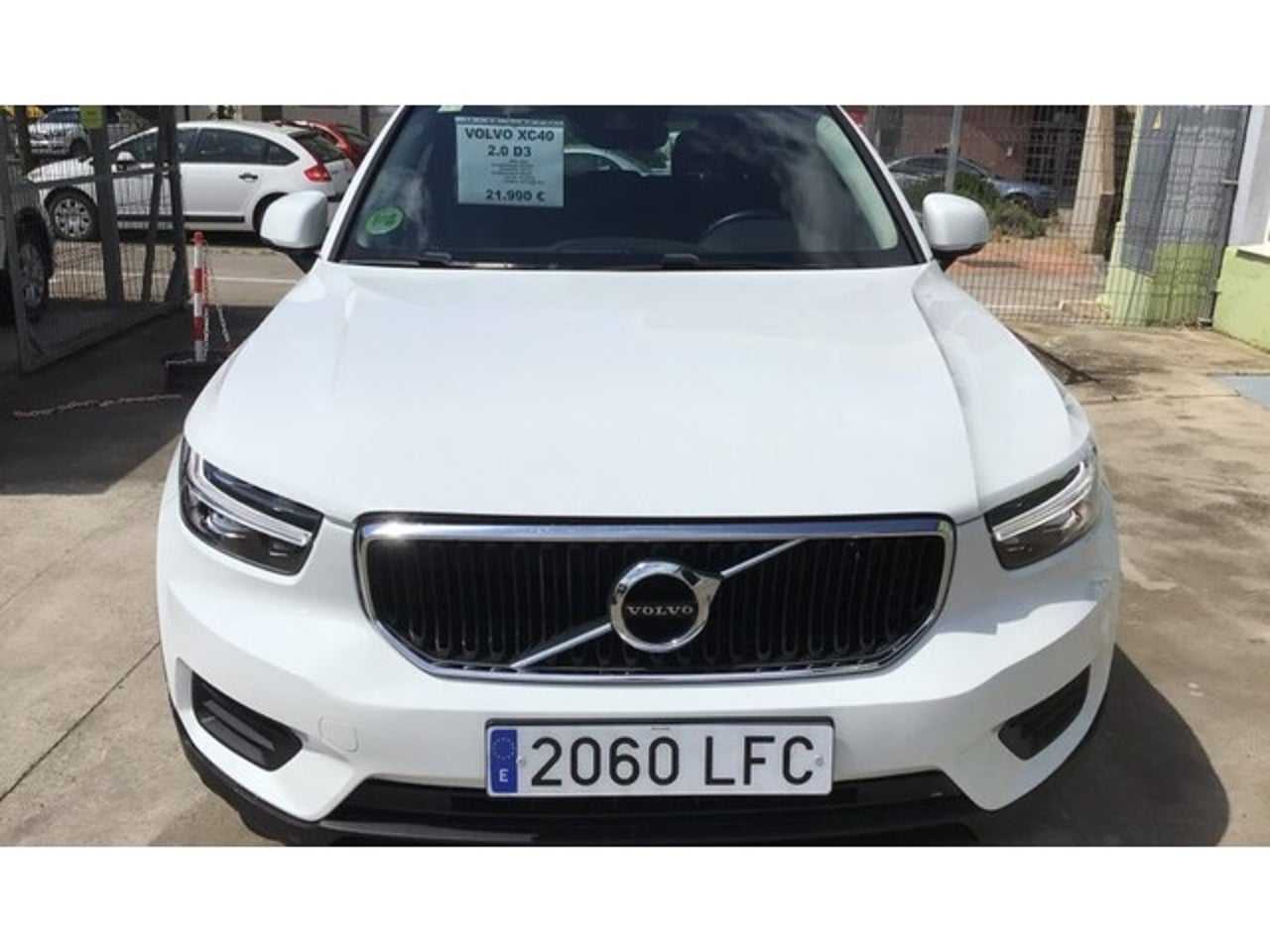 VOLVO XC40