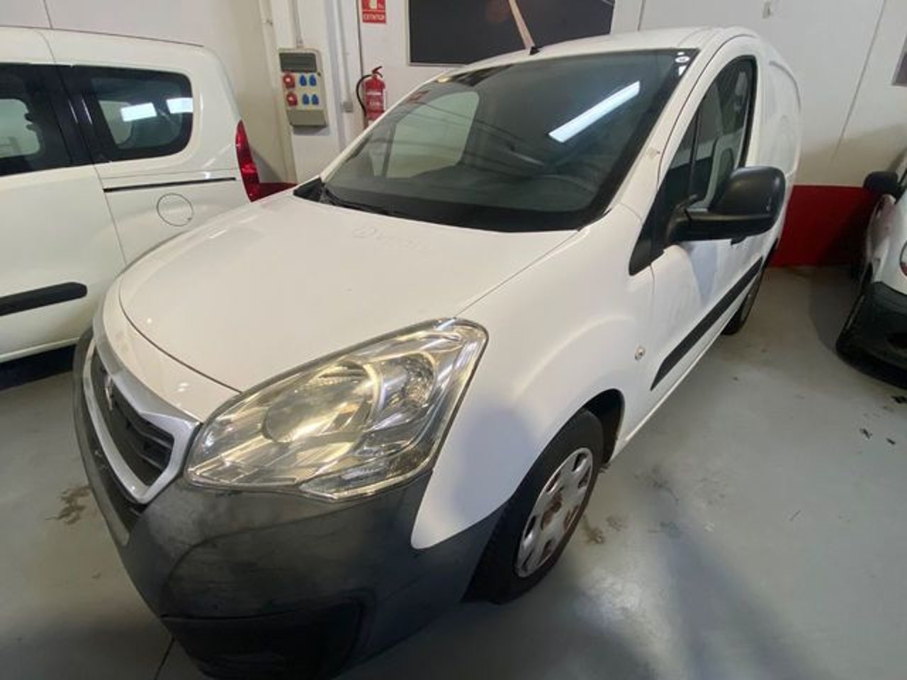 PEUGEOT Partner
