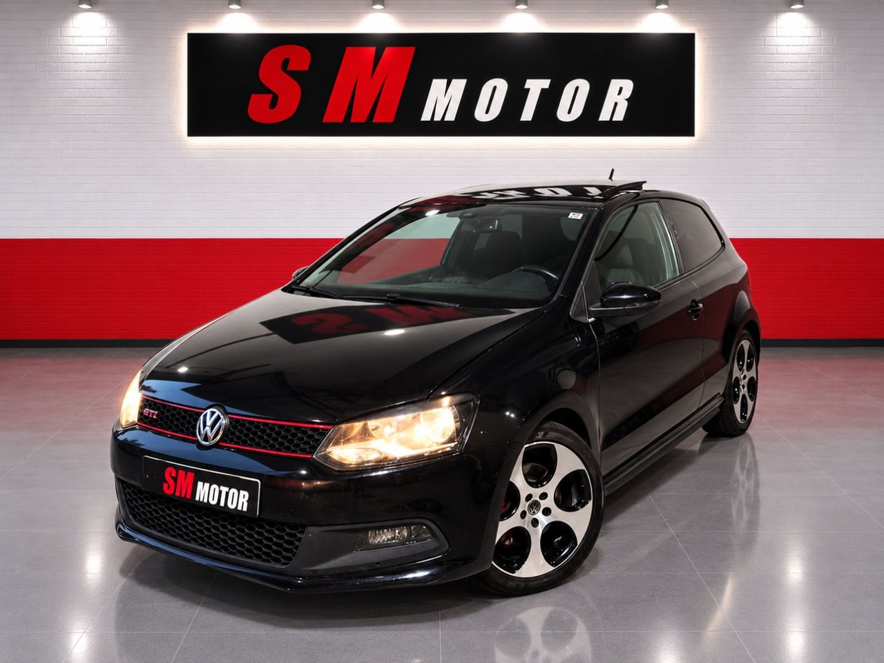VOLKSWAGEN Polo