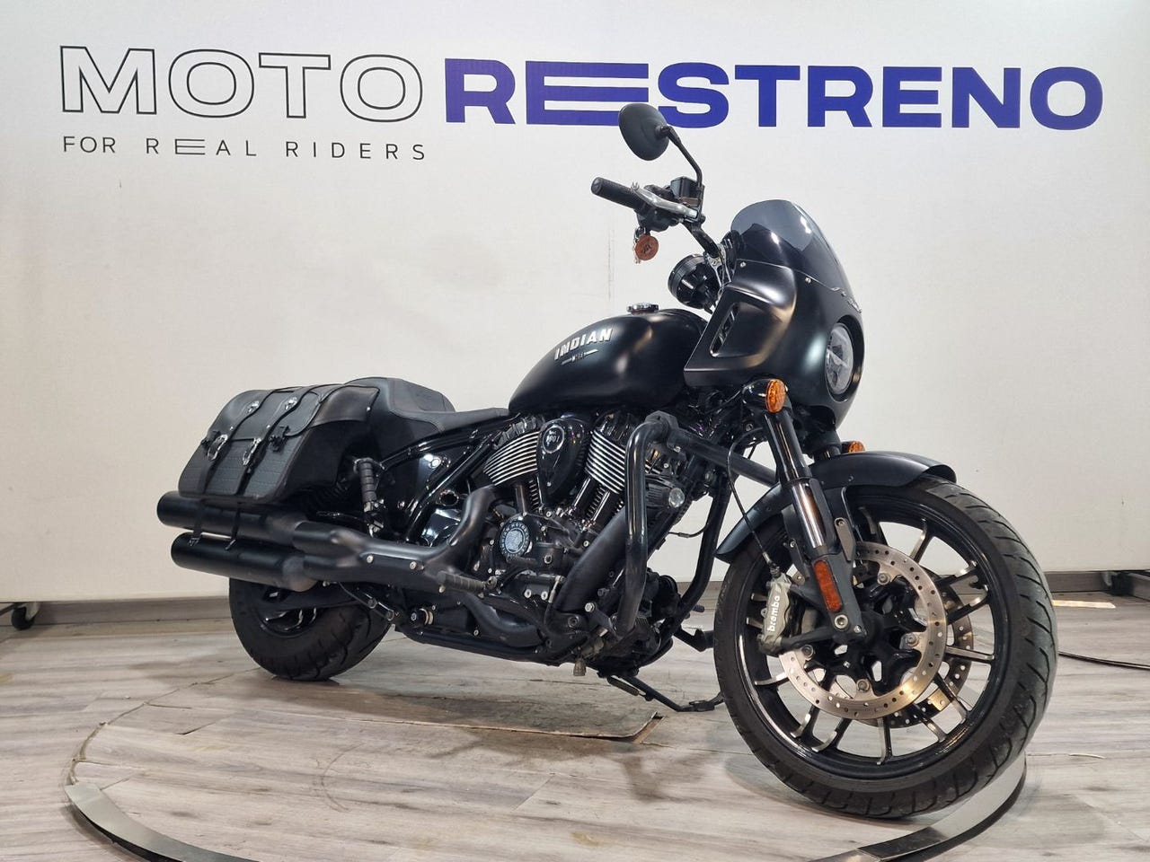 Ver moto INDIAN SPORT CHIEFVersión 2023