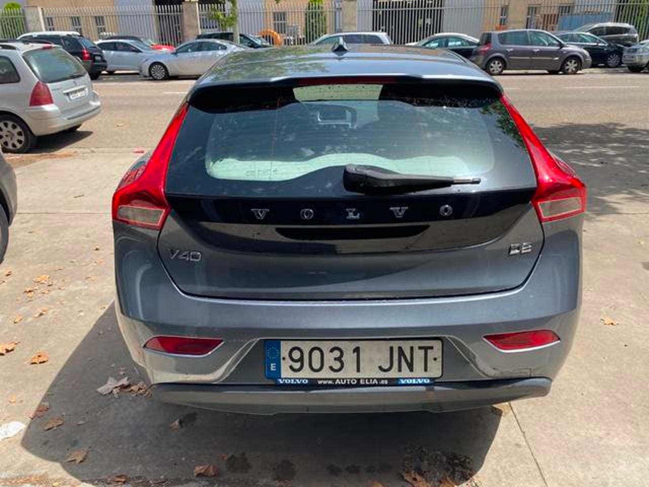 VOLVO V40