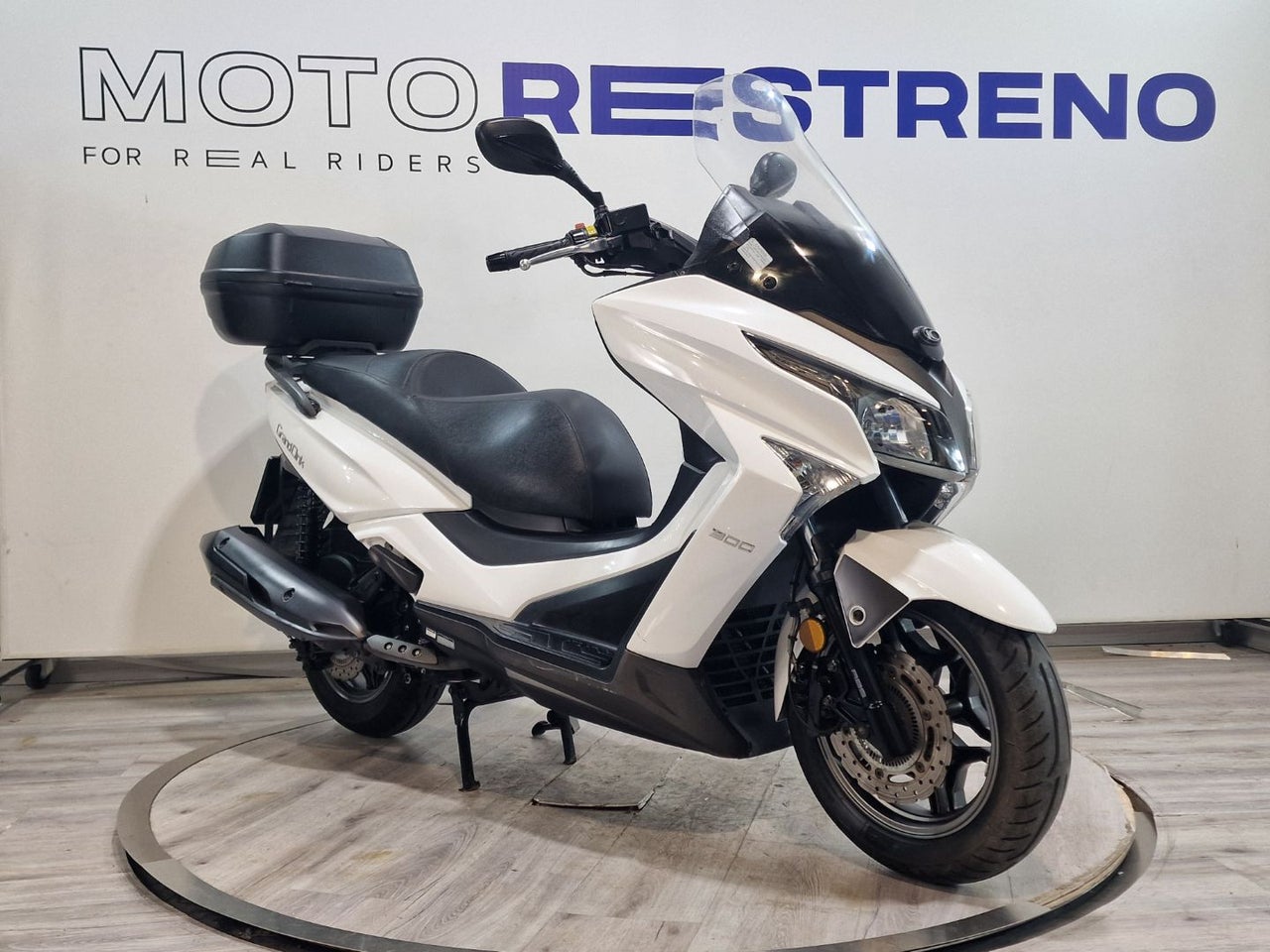 Ver moto KYMCO GRAND DINK 300Versión 2016 - 2020