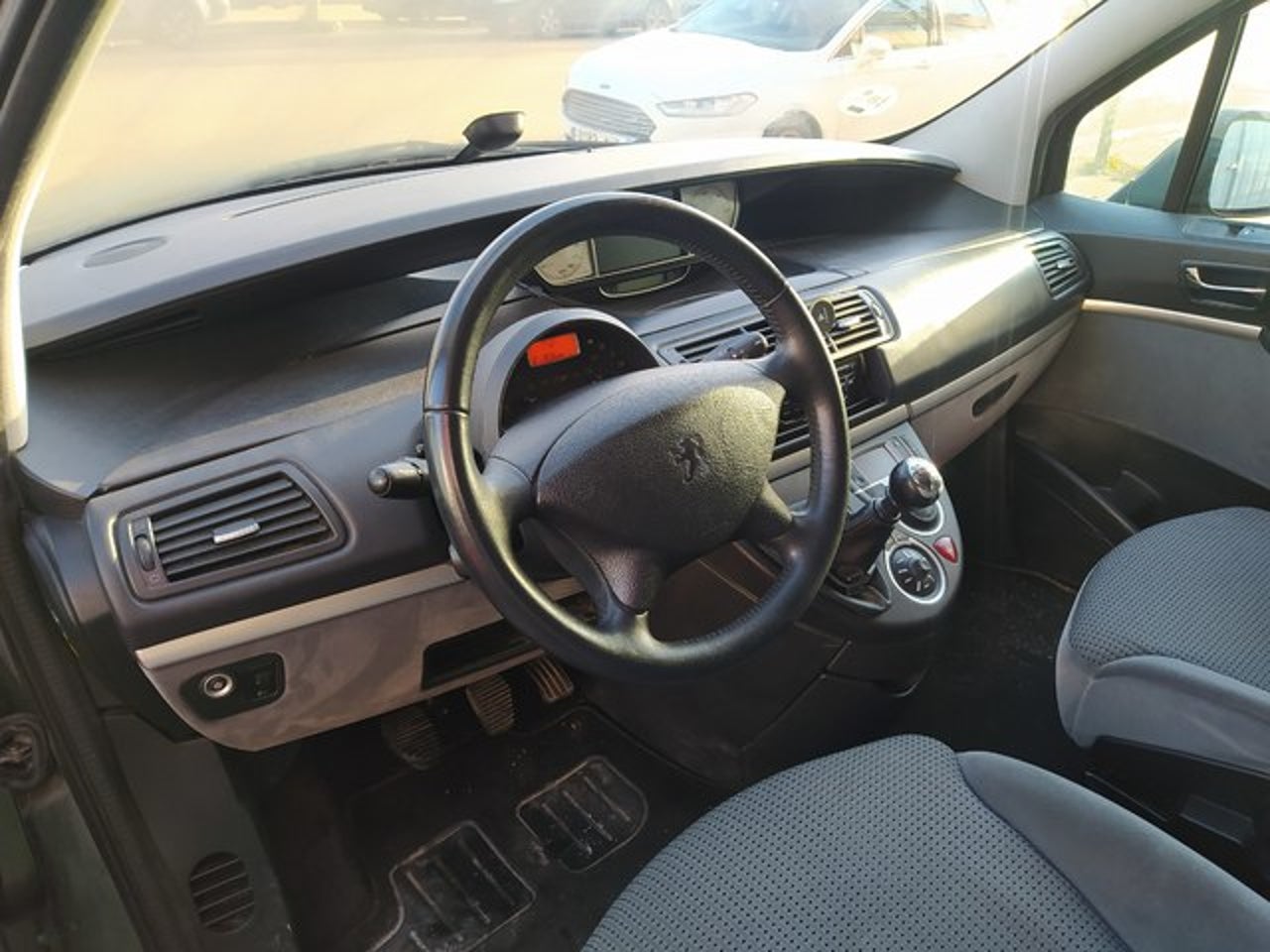 PEUGEOT 807