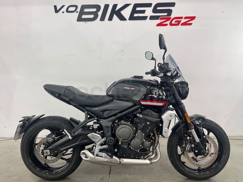 TRIUMPH Trident 660 Versión 2021 - 2025