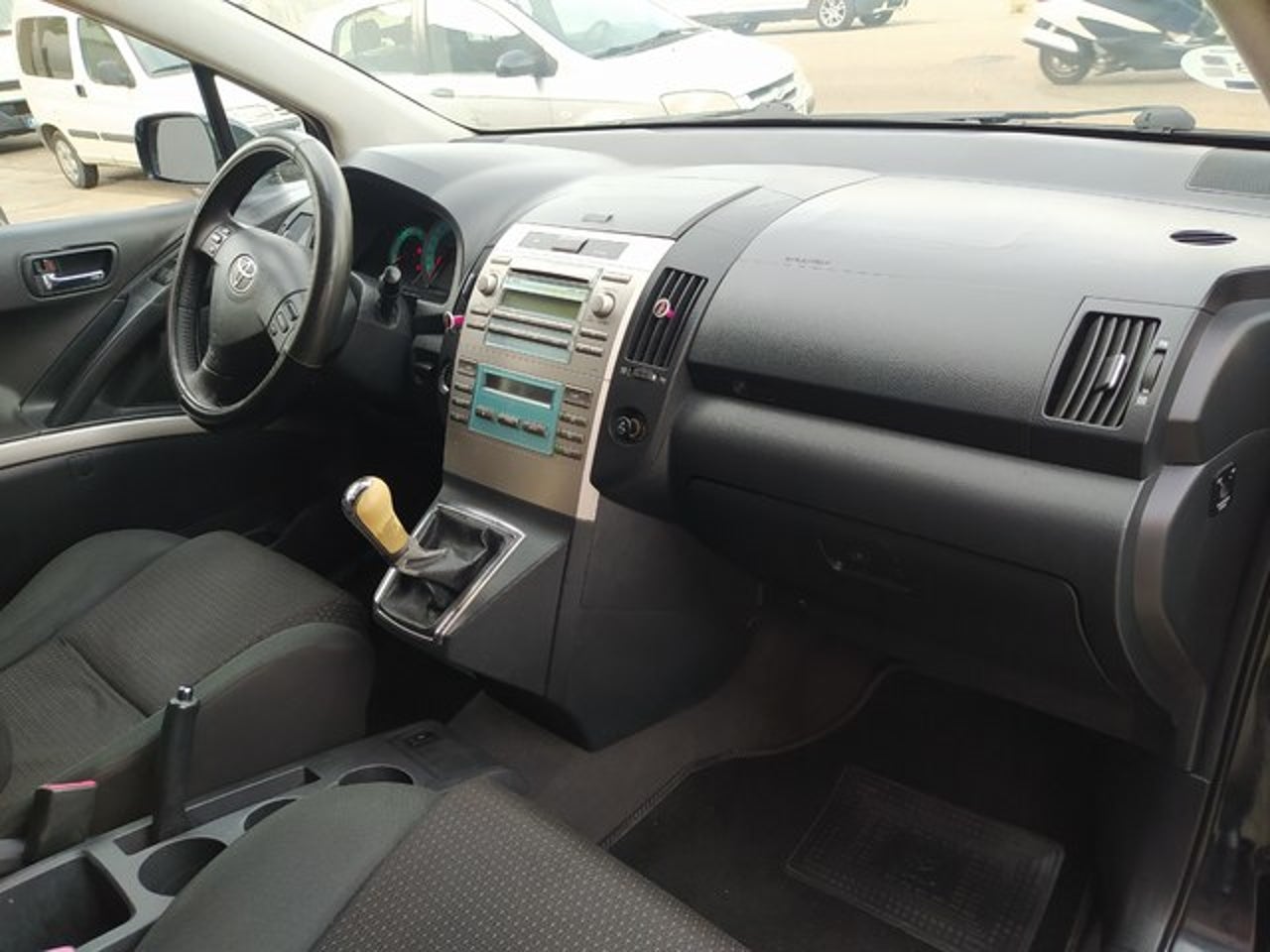 TOYOTA Corolla Verso
