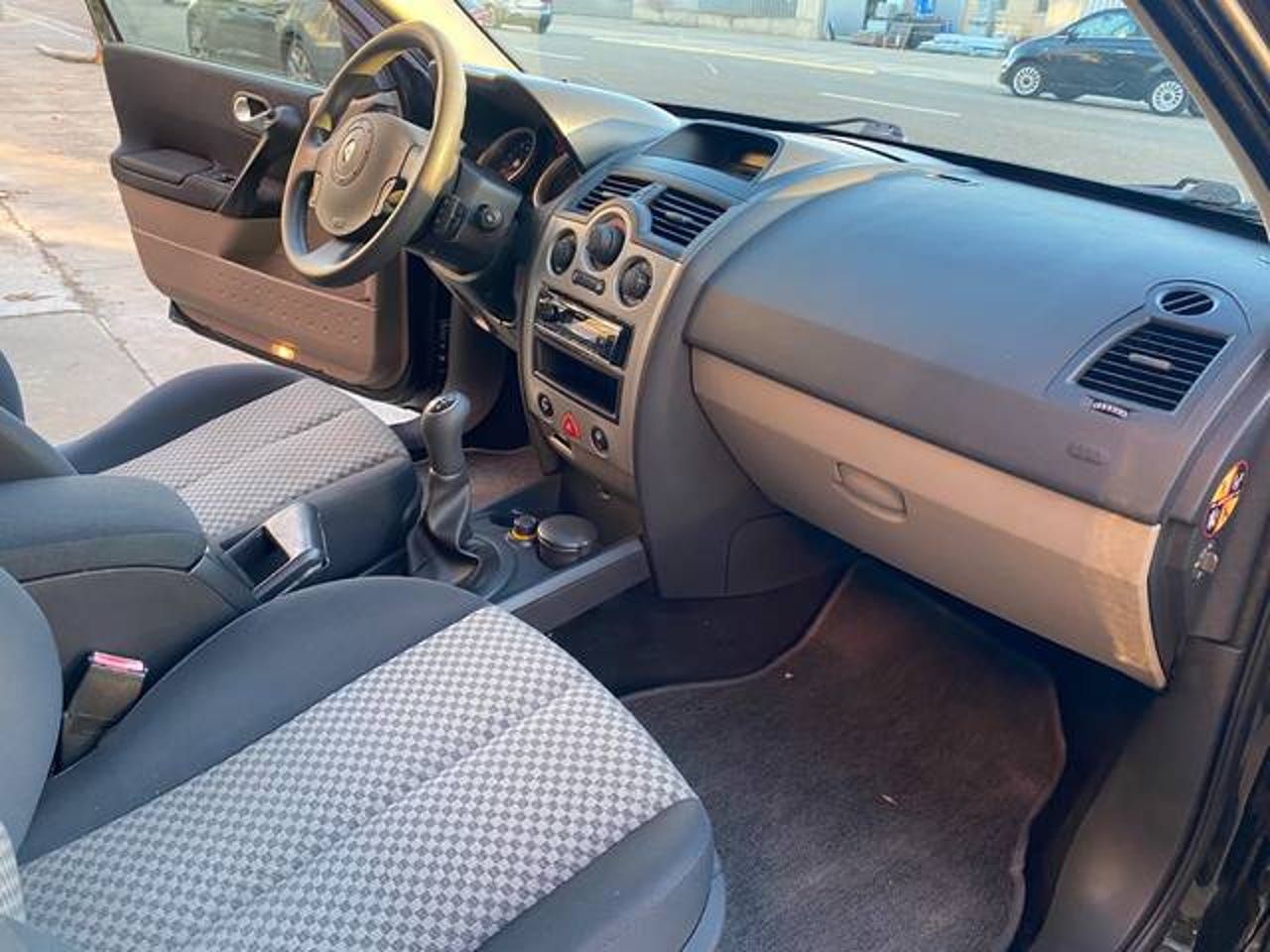 RENAULT Megane