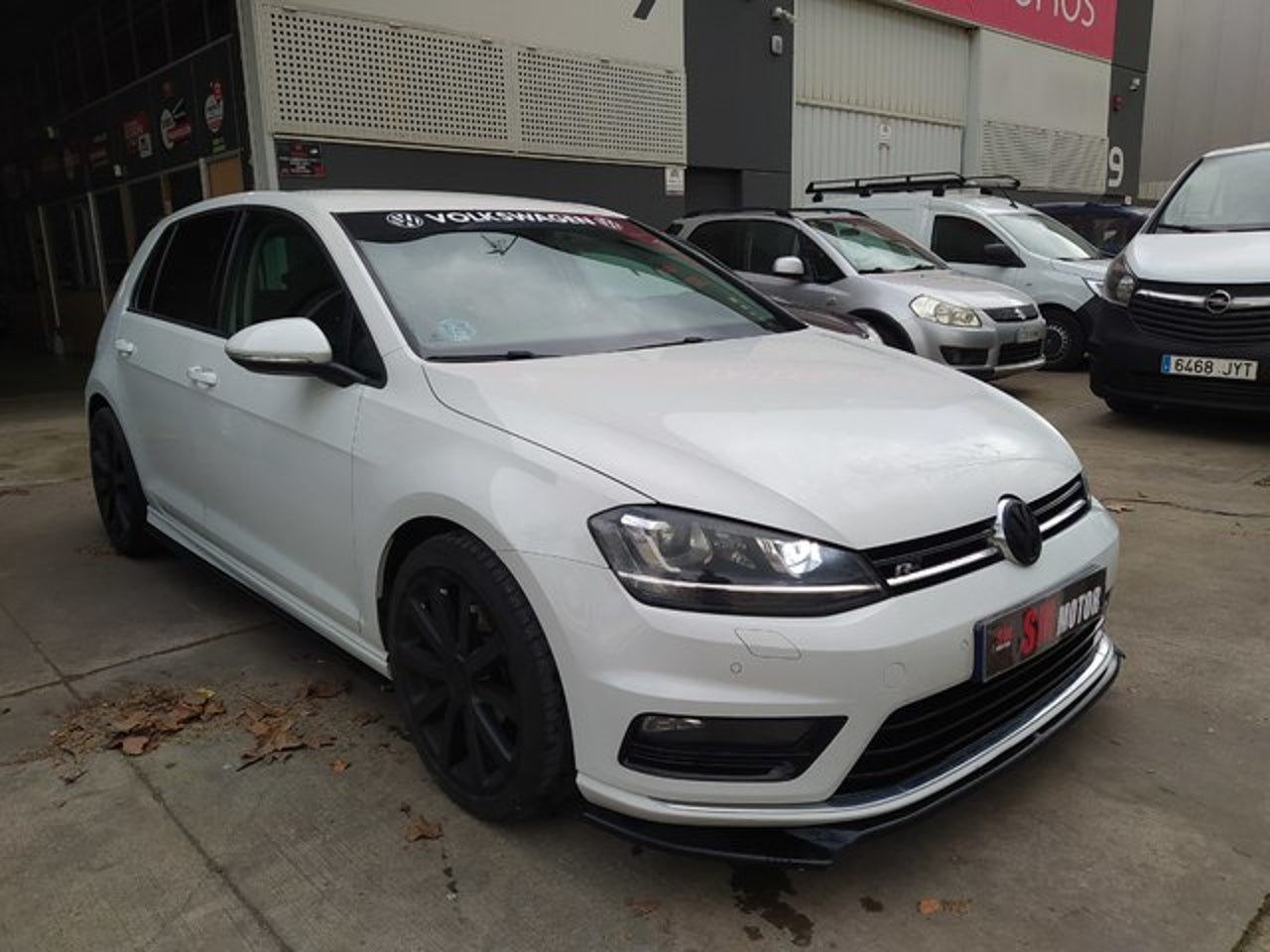 VOLKSWAGEN Golf