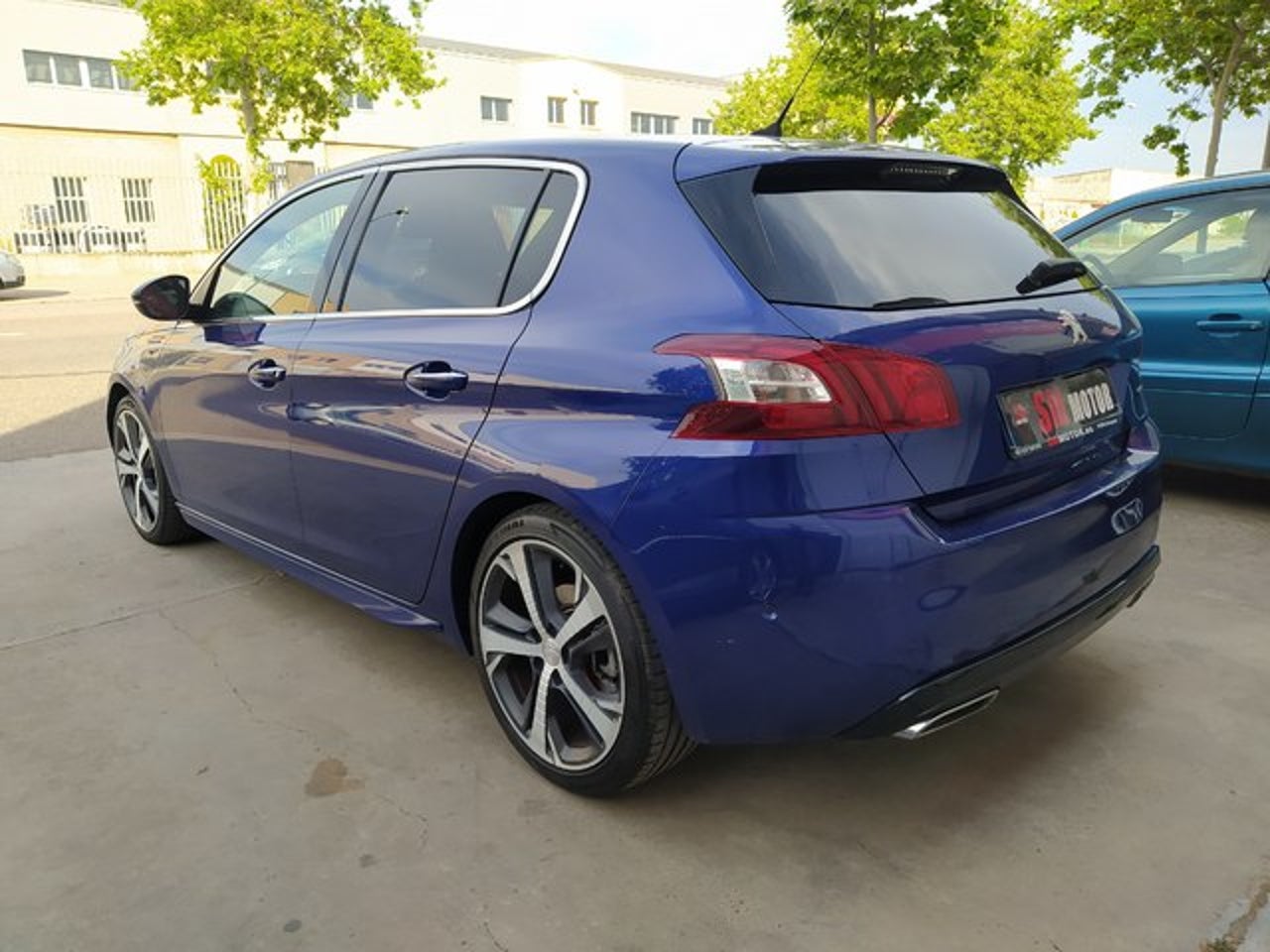 PEUGEOT 308