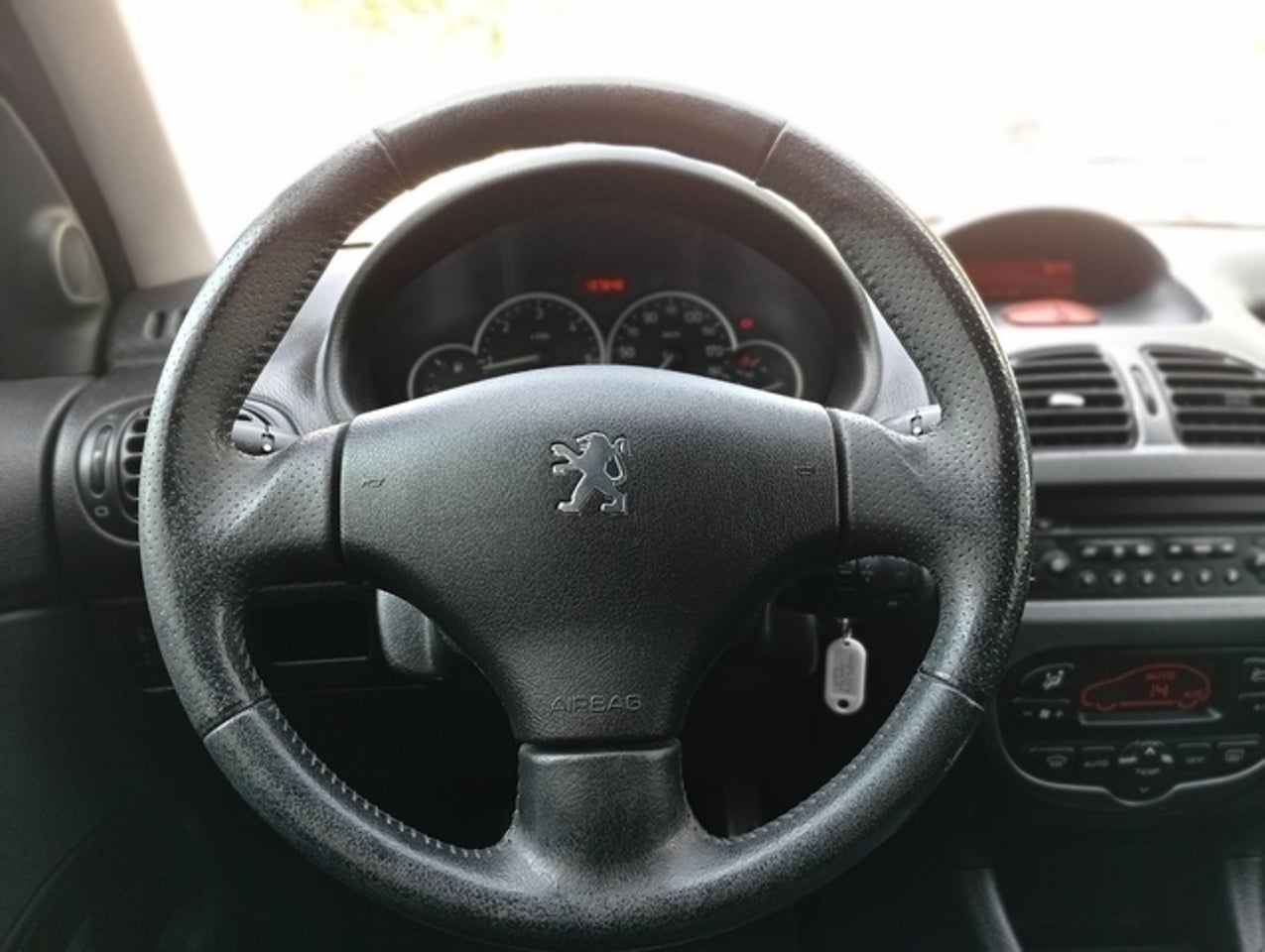 PEUGEOT 206